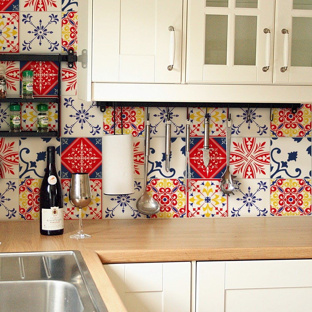 Cozinha com papel de parede Azulejo português