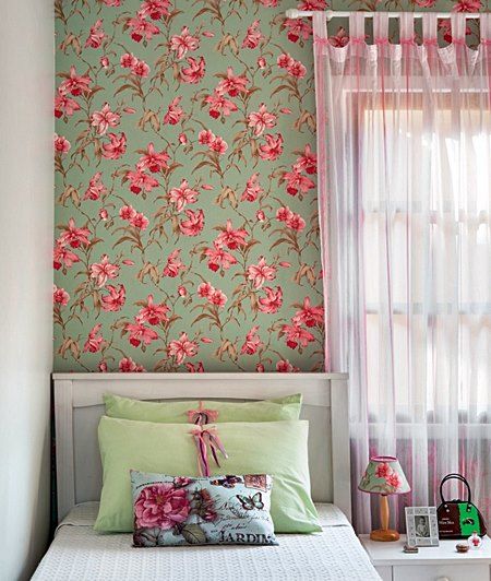 Quarto decorado feminino Com papel de parede