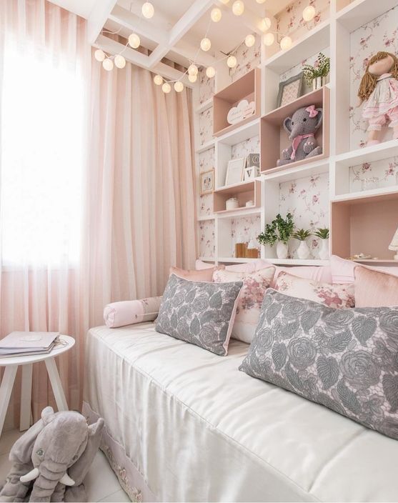 Quarto decorado feminino Pequeno