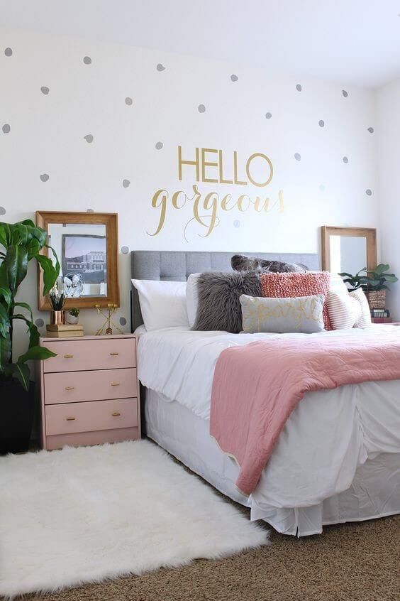 Quarto decorado simples Feminino