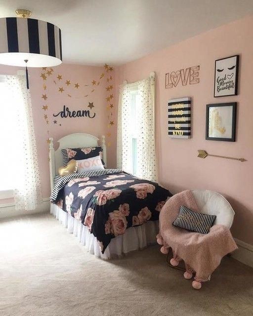 Quarto decorado simples Solteiro