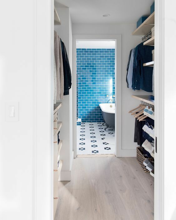 Banheiro com closet Simples