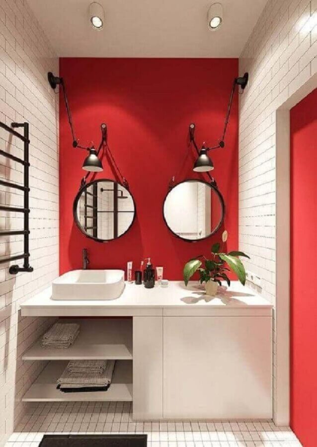 Banheiro vermelho E branco